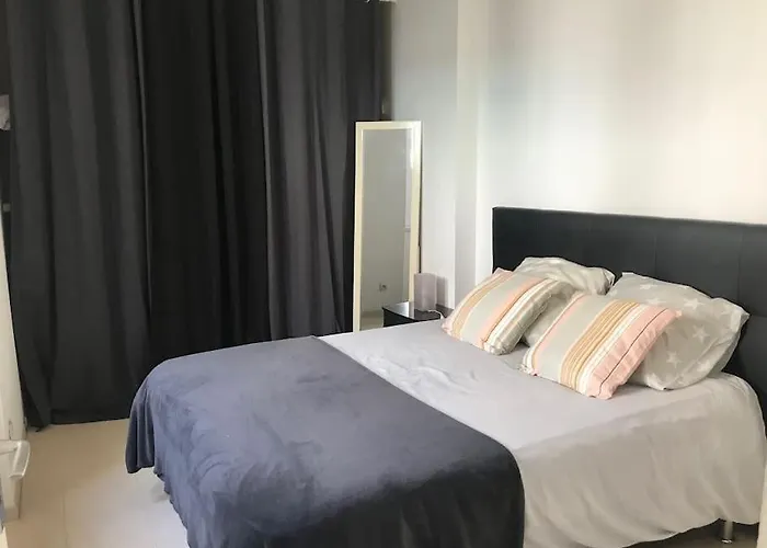 Avec Terrasse Centre De La Bastide *